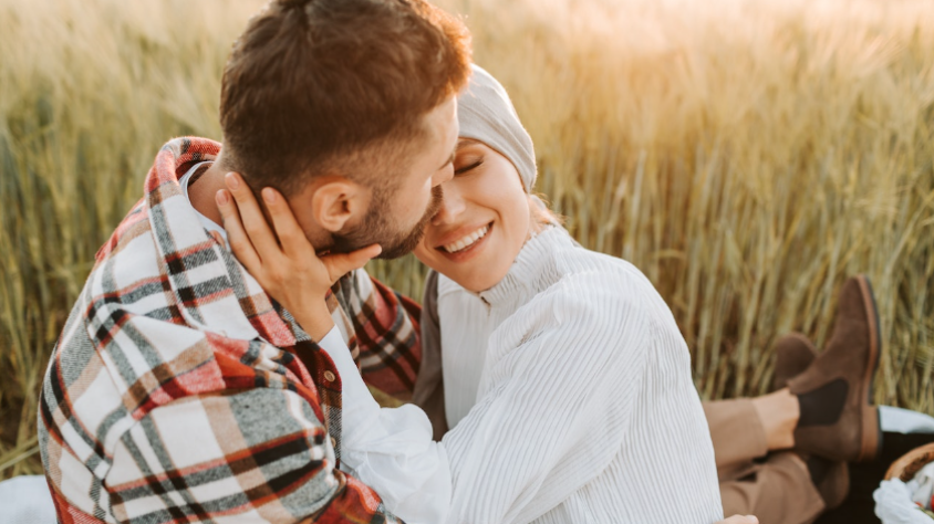 3 Alasan Kamu Harus Menjalin Komunikasi Baik dengan Pasangan